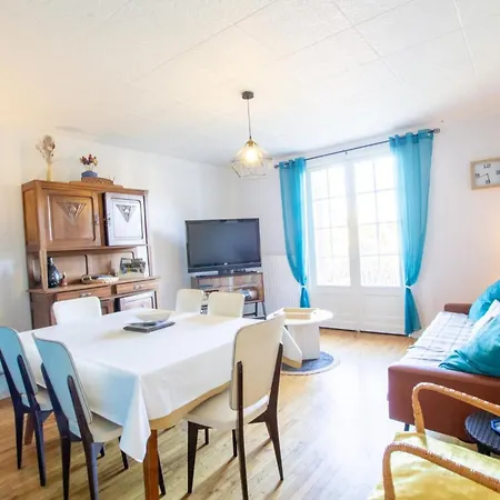 Evasion En Dordogne: Maison Au Bord De L'eau Avec Parking Prive - Fr-1-616-413 Semesterbostad