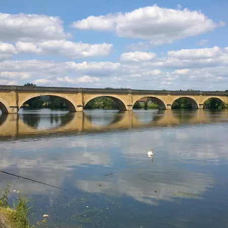 Evasion En Dordogne: Maison Au Bord De L'eau Avec Parking Prive - Fr-1-616-413