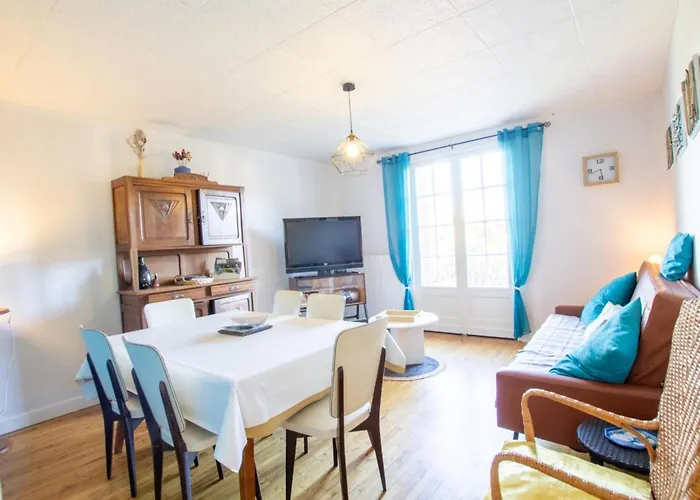 Evasion En Dordogne: Maison Au Bord De L'eau Avec Parking Prive - Fr-1-616-413 Ferienhaus
