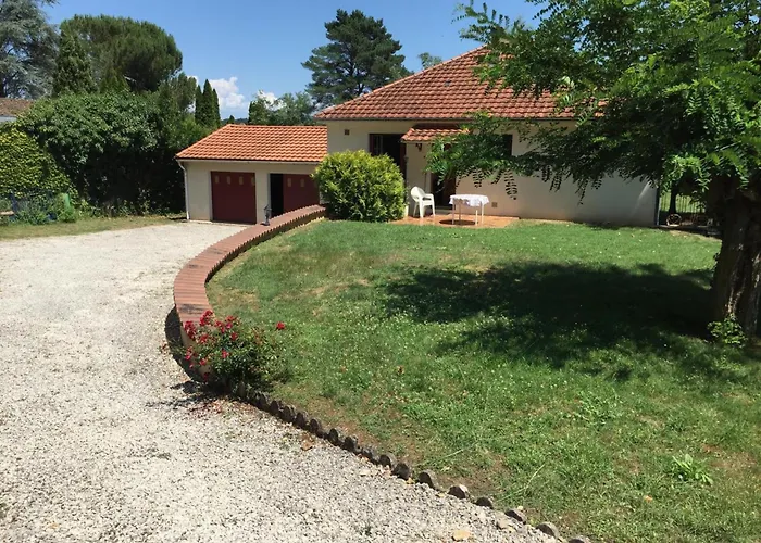 Evasion En Dordogne: Maison Au Bord De L'eau Avec Parking Prive - Fr-1-616-413 Ferienhaus *