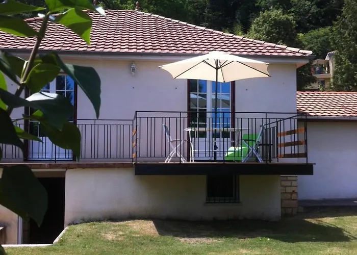 Casa de Férias Evasion En Dordogne: Maison Au Bord De L'eau Avec Parking Prive - Fr-1-616-413 *